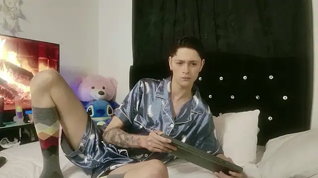 Tyler cat online show from 10.18.25