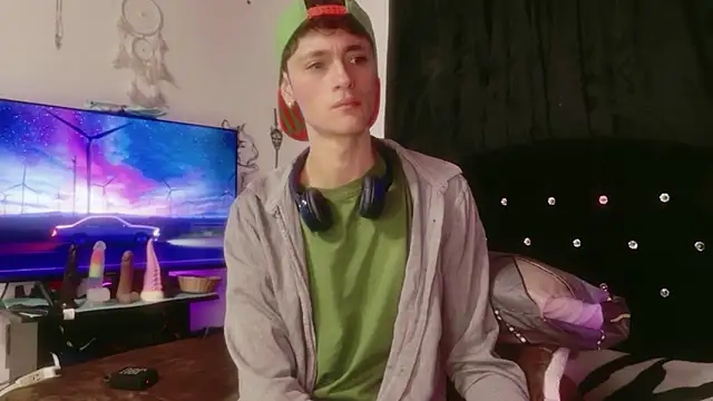 Tyler cat online show from 11.23.25