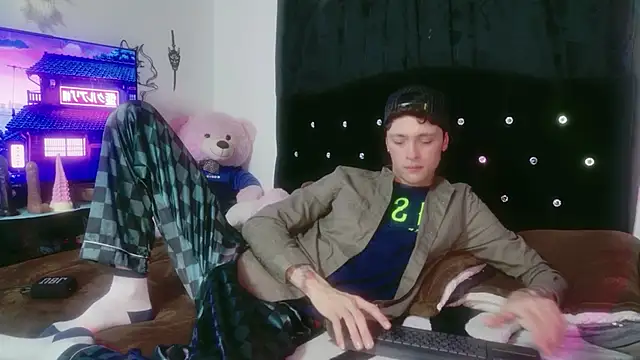 Tyler cat online show from 12.03.25