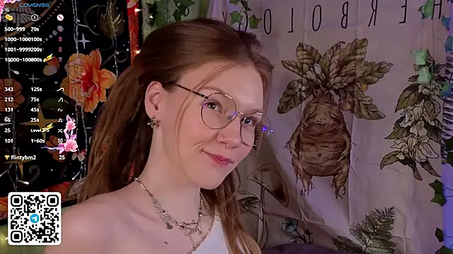 Snapshot of lyra_thenymph chatting on 11.28.25 lyra thenymph online show from 11.28.25