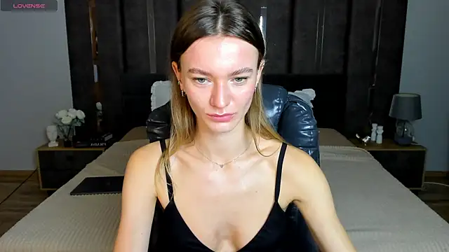 EvaToniz online show from 10.08.25