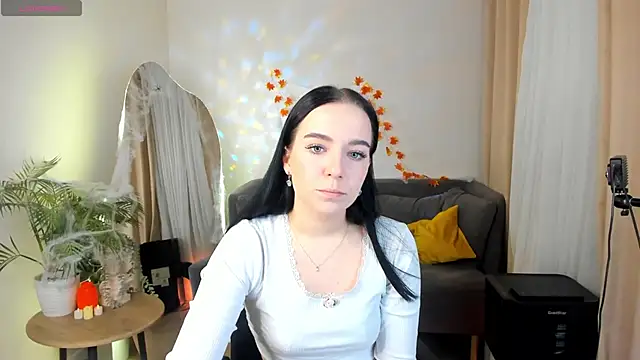 Snapshot of Avelyne_ chatting on 10.23.25 Avelyne online show from 10.23.25