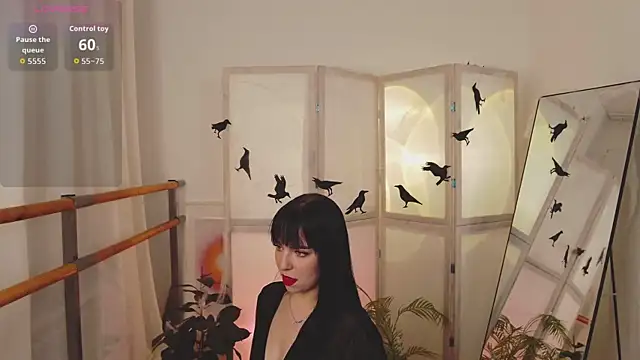 Snapshot of Avelyne_ chatting on 10.27.25 Avelyne online show from 10.27.25