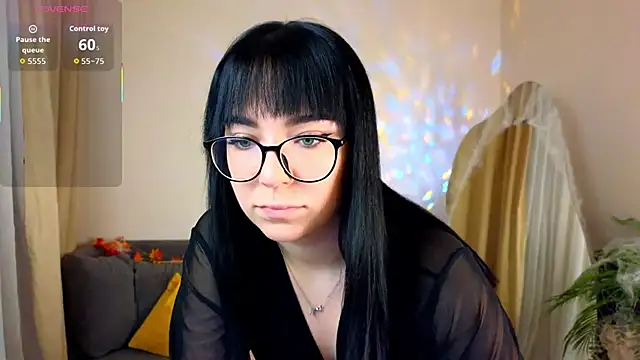 Snapshot of Avelyne_ chatting on 10.30.25 Avelyne online show from 10.30.25