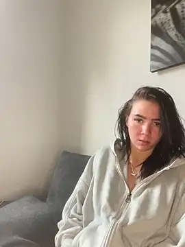 Snapshot of YoungZoexx chatting on 12.19.25 YoungZoexx online show from 12.19.25