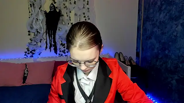 shy elina01 online show from 10.31.25