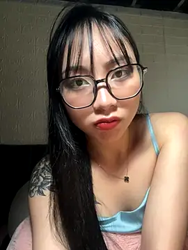 Snapshot of Linh5790 chatting on 10.08.25 Linh5790 online show from 10.08.25
