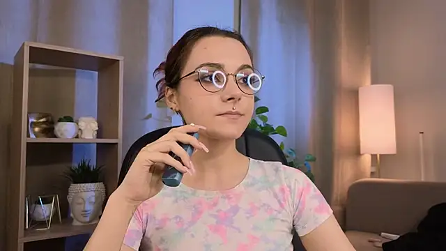 ElizabethMilller  online show from 11.25.25