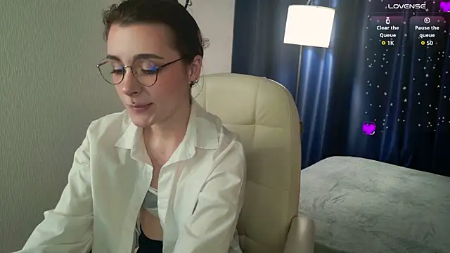 Snapshot of ElizabethMilller_ chatting on 06.13.26 ElizabethMilller online show from 06.13.26