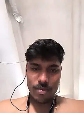 Snapshot of honestbbadboy chatting on 10.28.25 honestbbadboy online show from 10.28.25