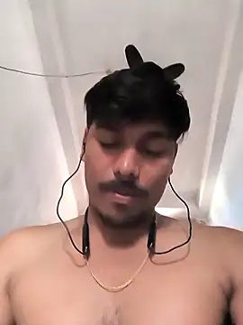 Snapshot of honestbbadboy chatting on 11.11.25 honestbbadboy online show from 11.11.25