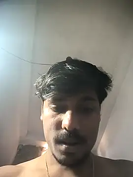 Snapshot of honestbbadboy chatting on 12.18.25 honestbbadboy online show from 12.18.25