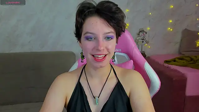 Sara Frayer online show from 12.22.25