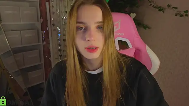 L1na Reeds online show from 02.07.26