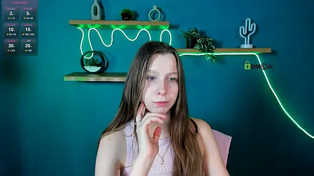 Snapshot of esme_moore_ chatting on 11.23.25 esme moore online show from 11.23.25