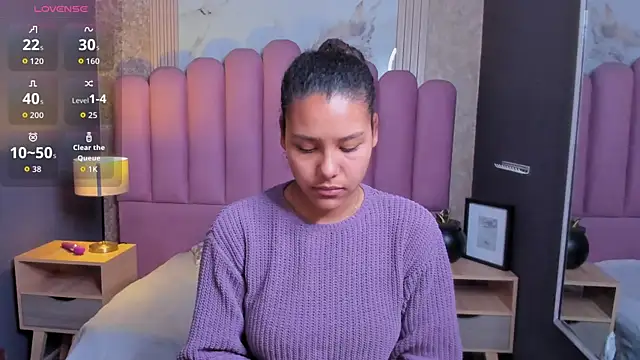 AriaVega online show from 12.16.25