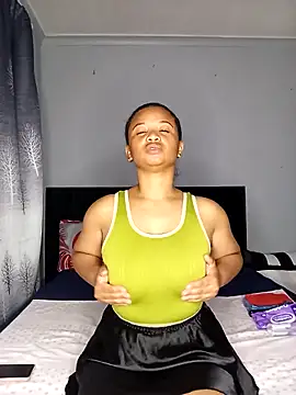 Snapshot of Sultrytits6 chatting on 10.31.25 Sultrytits6 online show from 10.31.25