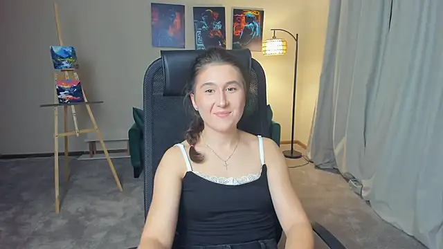 Snapshot of VitaAshe chatting on 10.05.25 VitaAshe online show from 10.05.25