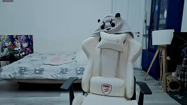 xAlisontiny online show from 11.18.25