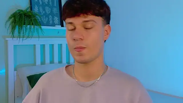 LiamThunder05  online show from 10.16.25