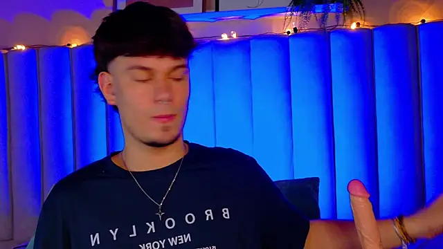 LiamThunder05  online show from 11.03.25