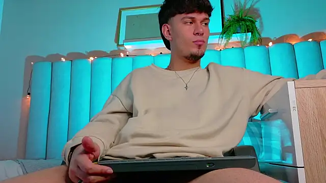 LiamThunder05  online show from 11.08.25