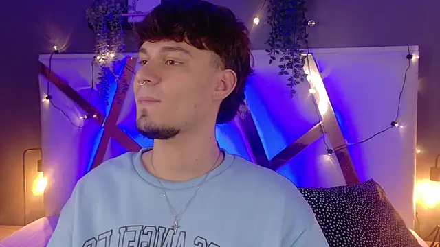 LiamThunder05  online show from 11.20.25