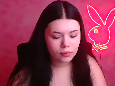 Mona Esty online show from 11.18.25