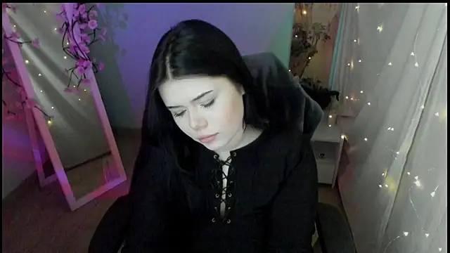 Mona Esty online show from 04.21.26