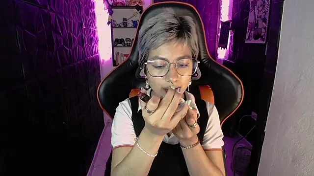 lunarichy22 online show from 02.11.26