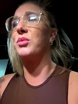 MimiMaee online show from 10.18.25