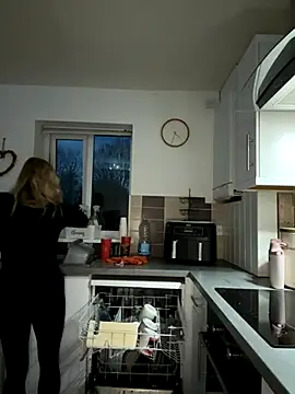 MimiMaee online show from 11.30.25