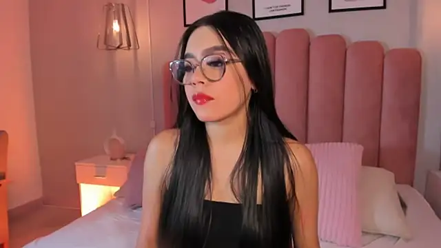 mara swan  online show from 01.11.26