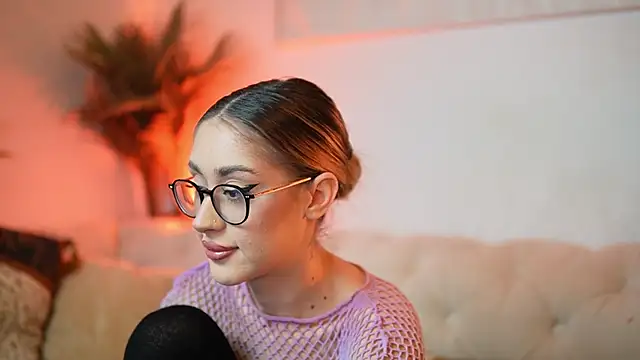 AileenKiss online show from 12.20.25