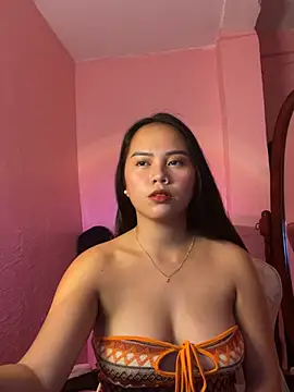 Snapshot of Funtasee_Andi chatting on 05.27.26 Funtasee Andi online show from 05.27.26