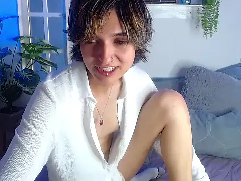 noellee   online show from 10.05.25