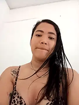 Snapshot of hello_Nina chatting on 11.24.25 hello Nina online show from 11.24.25