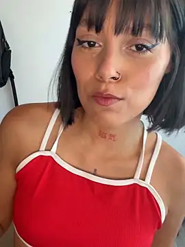 Snapshot of Qadeshoficial chatting on 11.05.25 Qadeshoficial online show from 11.05.25