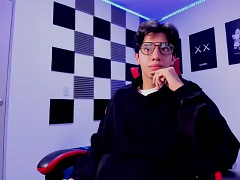 Snapshot of jeycobb chatting on 10.15.25 jeycobb online show from 10.15.25