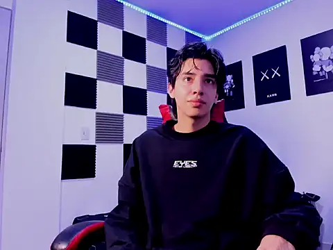 Snapshot of jeycobb chatting on 10.17.25 jeycobb online show from 10.17.25