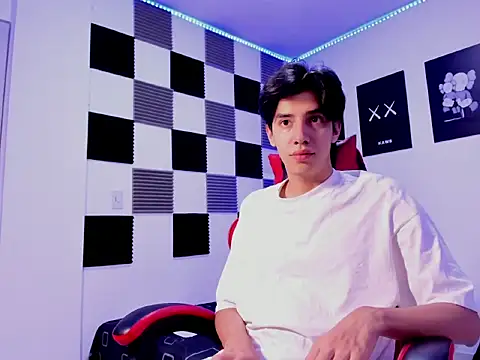 Snapshot of jeycobb chatting on 10.18.25 jeycobb online show from 10.18.25