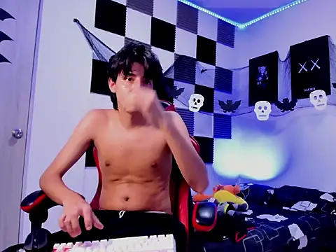 Snapshot of jeycobb chatting on 10.24.25 jeycobb online show from 10.24.25