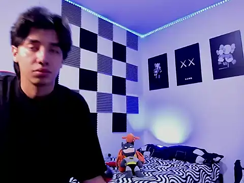 Snapshot of jeycobb chatting on 10.25.25 jeycobb online show from 10.25.25