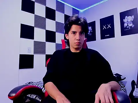 Snapshot of jeycobb chatting on 10.30.25 jeycobb online show from 10.30.25