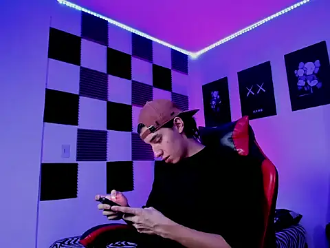 Snapshot of jeycobb chatting on 11.20.25 jeycobb online show from 11.20.25