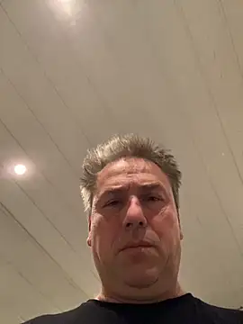 Snapshot of Sklavekay chatting on 11.02.25 Sklavekay online show from 11.02.25