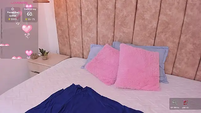  alishaa c online show from 04.19.26