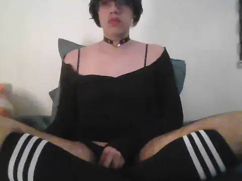 Sunny Pebble online show from 11.29.25