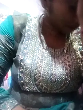 Snapshot of Priyanka_hot54 chatting on 10.22.25 Priyanka hot54 online show from 10.22.25
