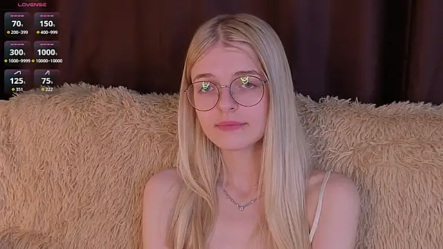 MonicaShiny online show from 10.17.25